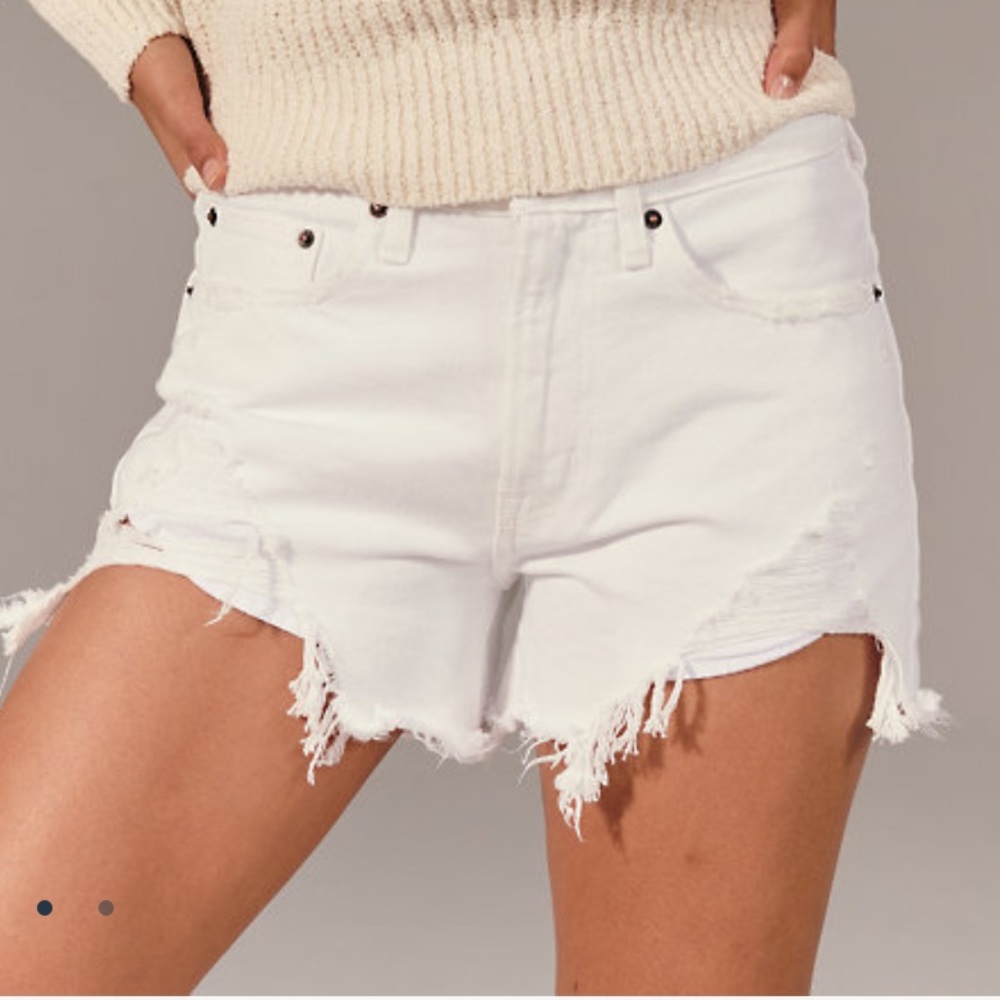 A&F Mid Rise Boyfriend Short